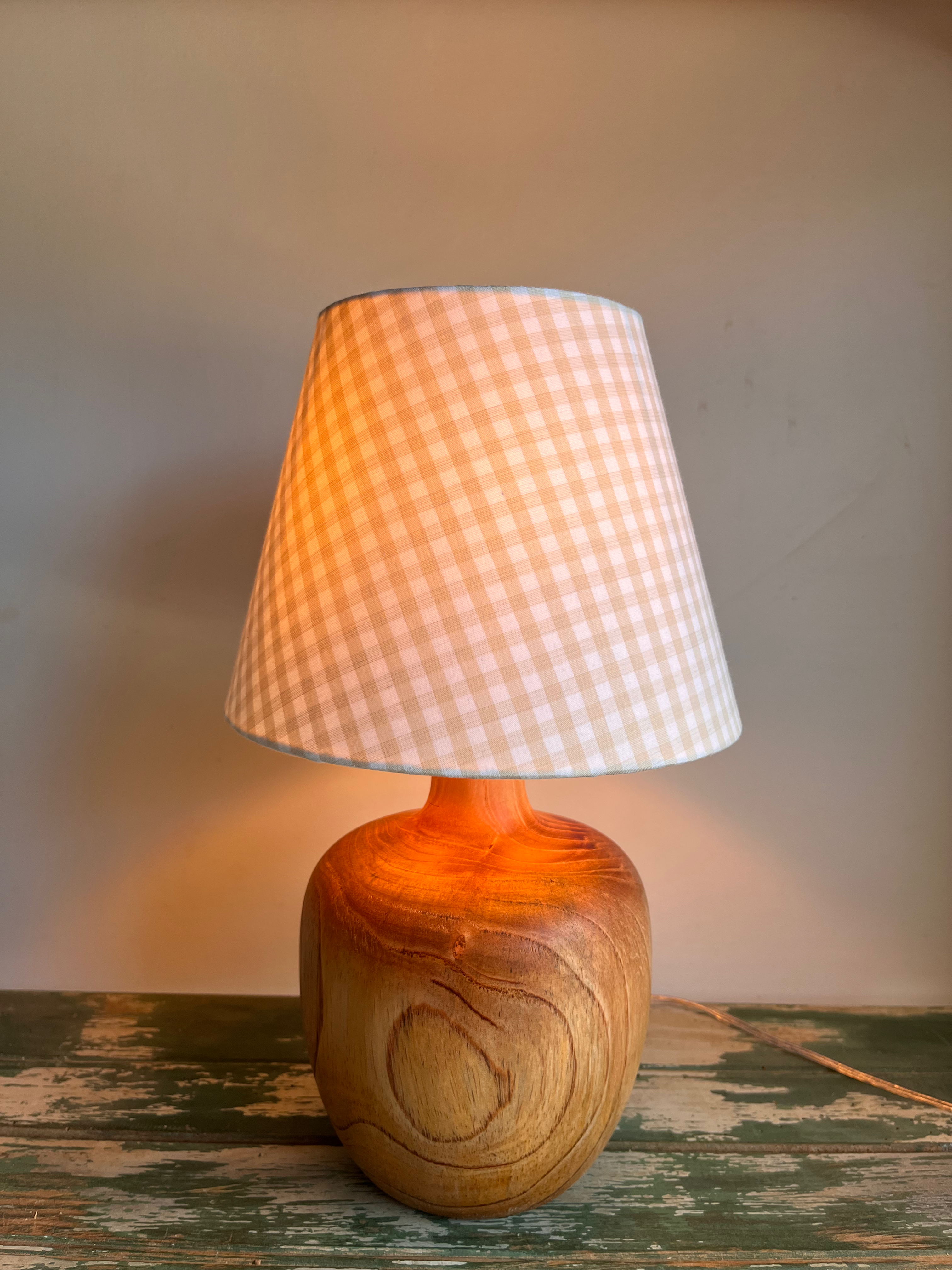 Luminária Bojudinha - madeira Cedro