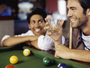 🎱 Una noche en Billares Mace: Donde el juego se convierte en historia