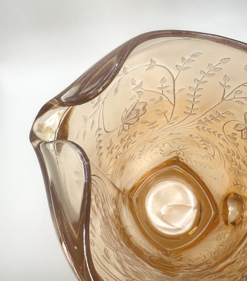 Thumbnail: Jeannette Iridescent Floragold Glass Picture Louise Style - 64 oz