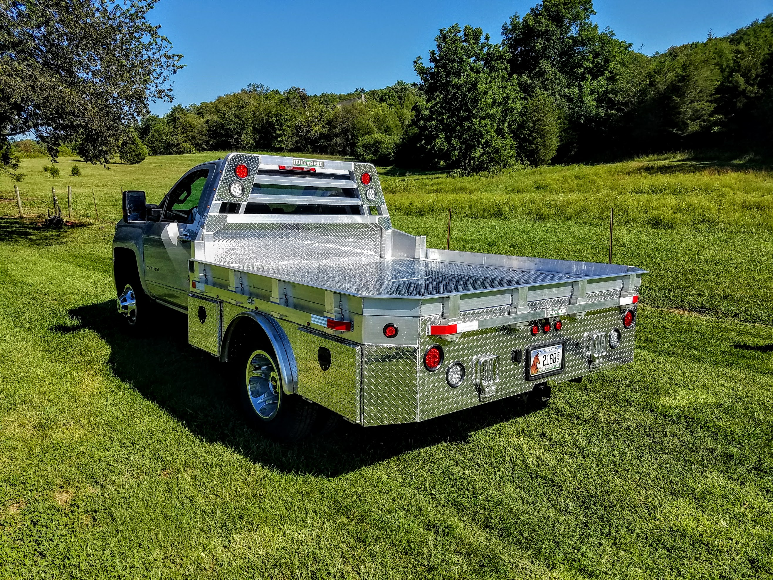 Chevrolet 3500 Skirted Hauler Body