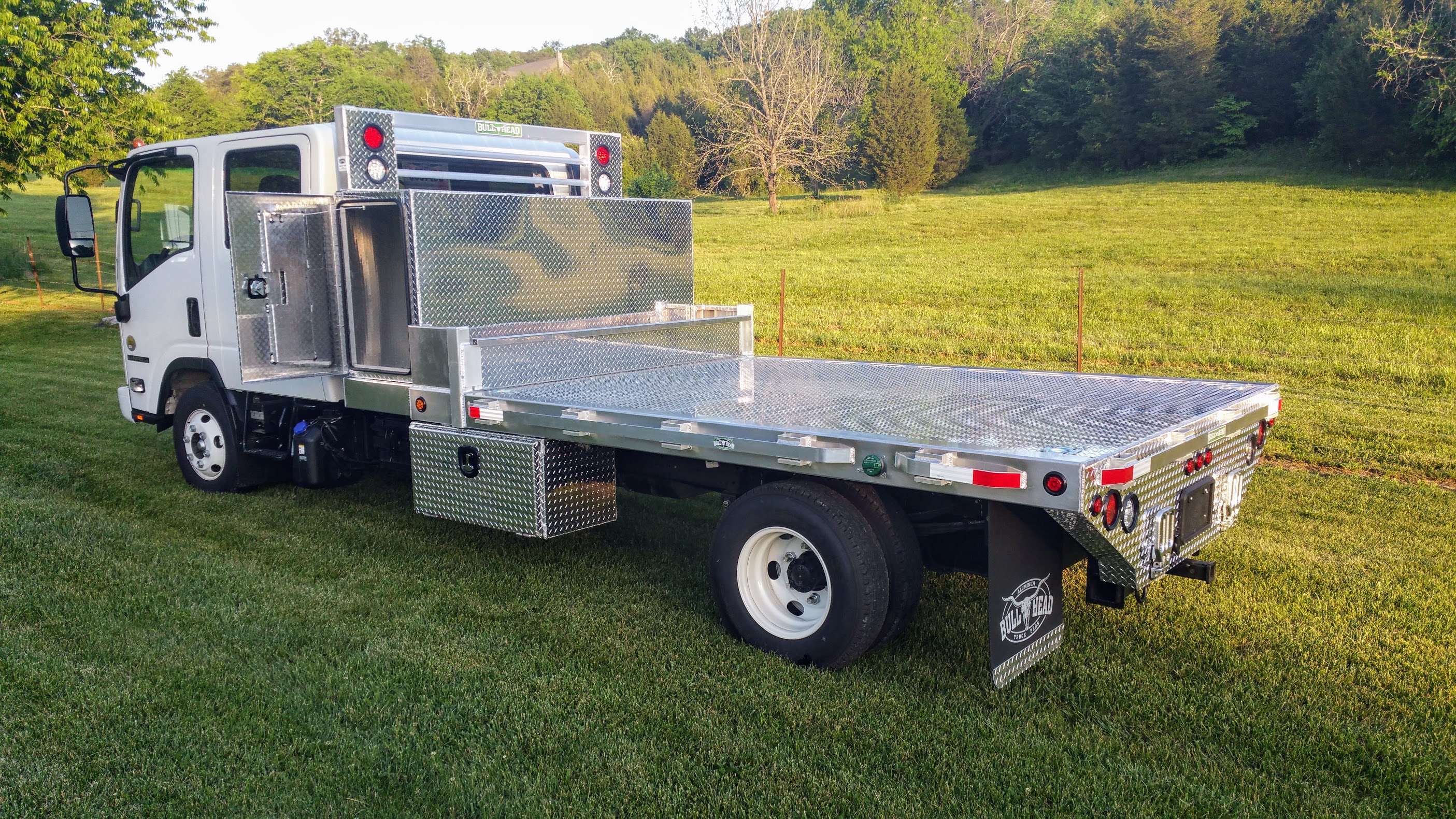 Crew Cab Isuzu - Aluminum Bed