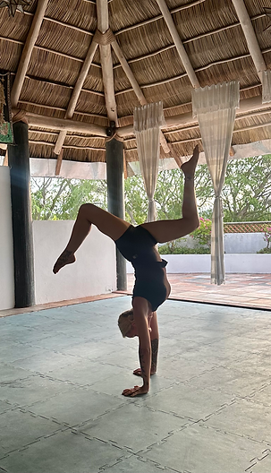 handstand sayulita.HEIC