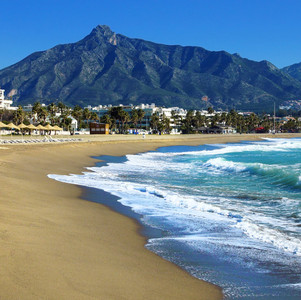 yoga retreat marbella 2022