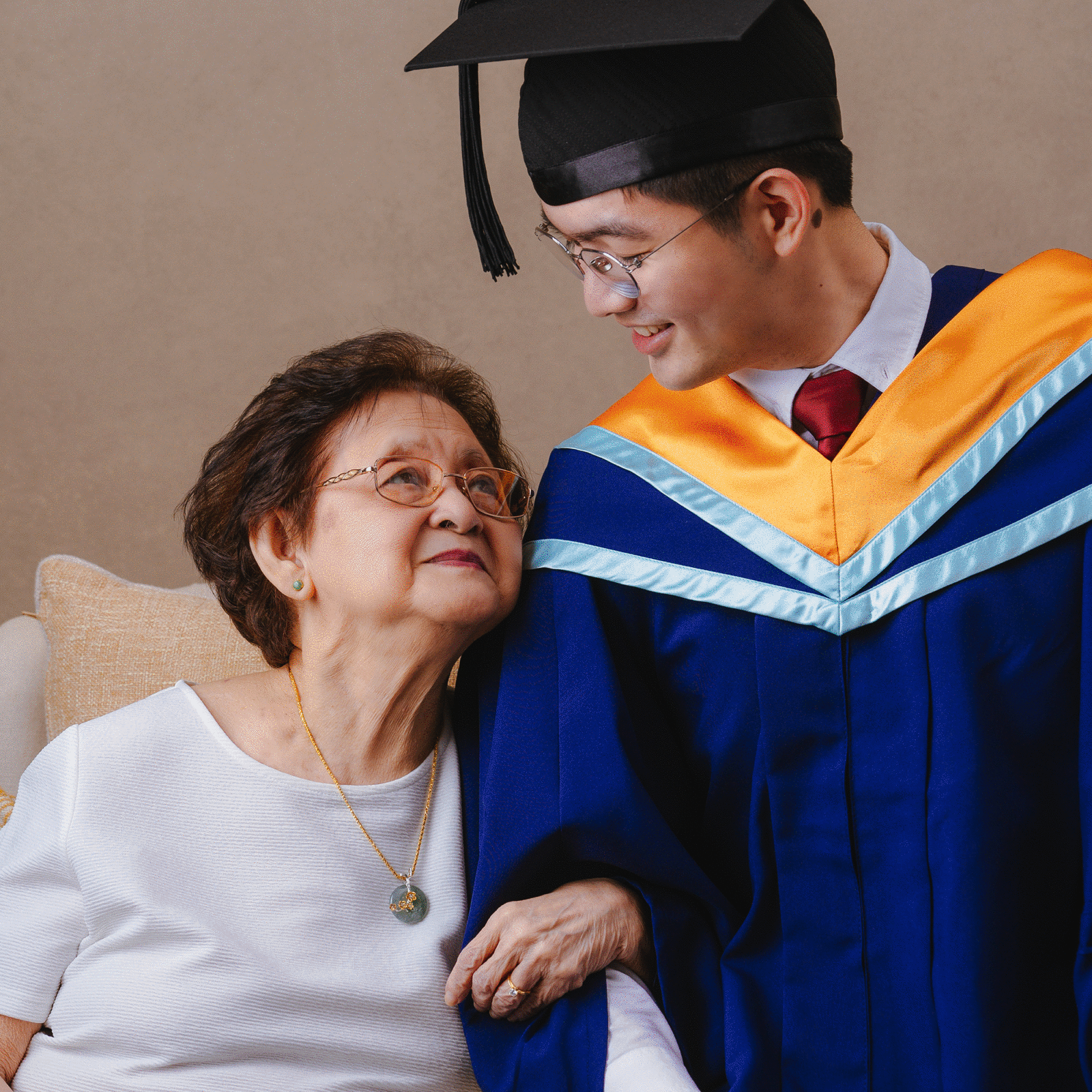 Momo Studio Studio Graduation 27.gif