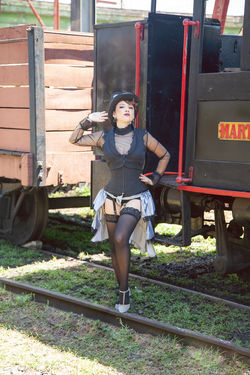 Tali - Trem - Pin Up - Be a Bombshell - baixa (15)