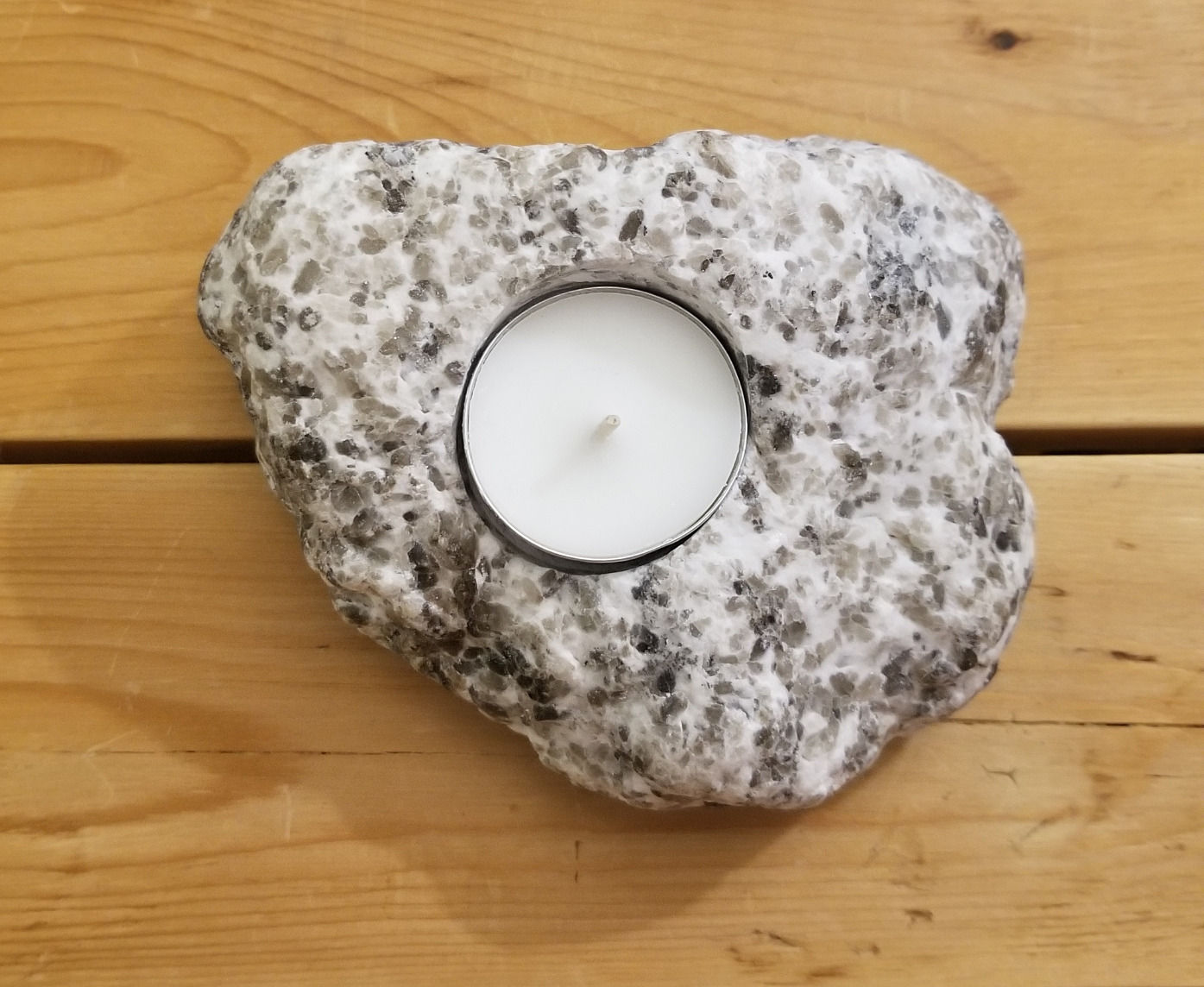 Anhydrite / Gypsum Candle - JS13