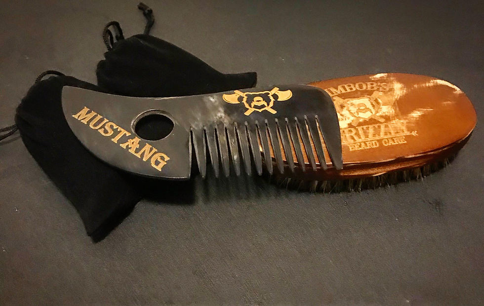 Thumbnail: Bear Claw Beard Comb (Curved)