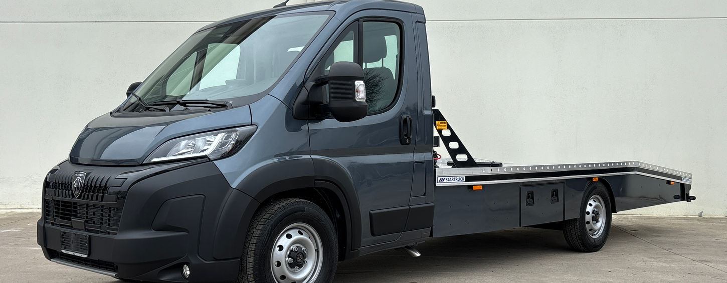 Le Mans Peugeot Lato