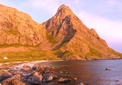 lofoten midnight sun