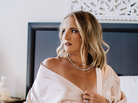 A mom and marathon runner stuns in her Naples, FL boudoir session!