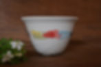 Bol en porcelaine blanche au décor aux engobes multicolores. Céramique artisanale. Fait main. Made in France