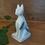 Thumbnail: Décoration - Chat coulé en porcelaine blanche décorée aux engobes colorés. Céramique artisanale. Fait main. Made in France