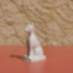 Décoration - Chat coulé en porcelaine blanche . Céramique artisanale. Fait main. Made in France