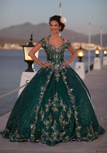 89351 | Ana's Quince Gowns