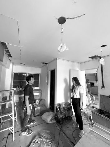 VESTA Project Architect conducting construction inspection together with VESTA Interior Design Partner. Project Architect เข้าตรวจหน้างานกับผู้รับเหมา interior
