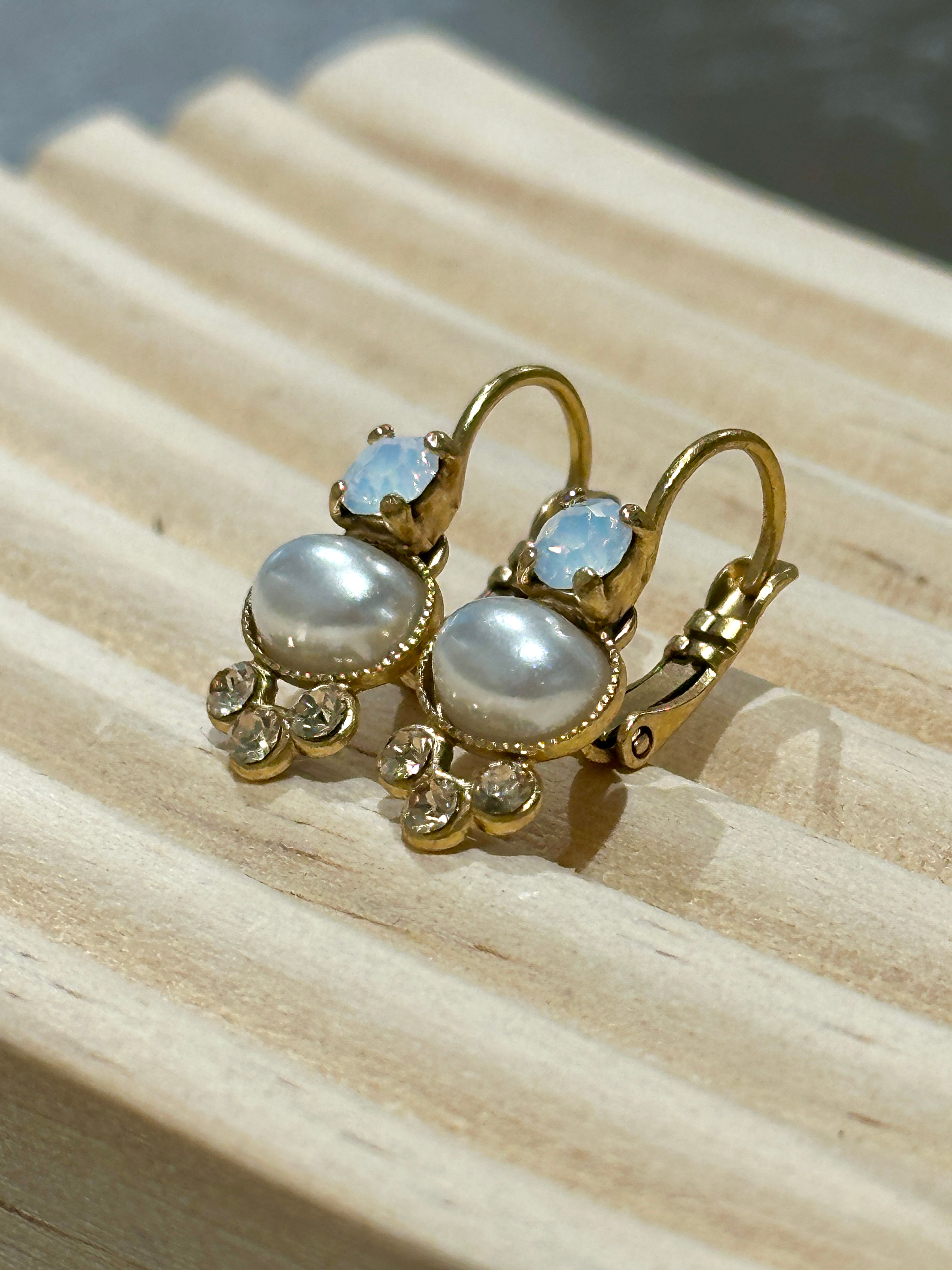 Ohrhänger dreiteilig, Perle/white opal/golden shadow