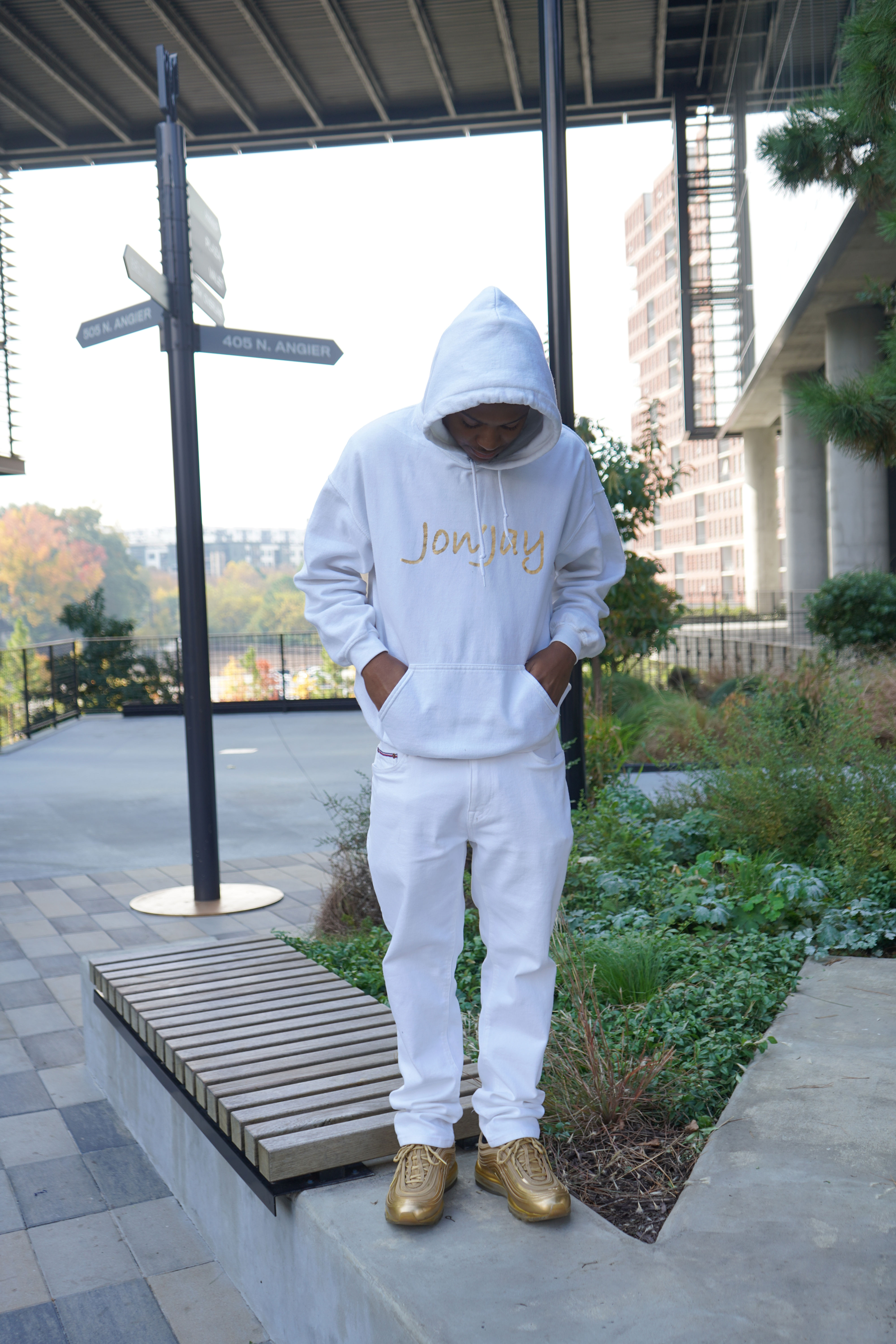JON'JAY SWEATSHIRT (WHITE)