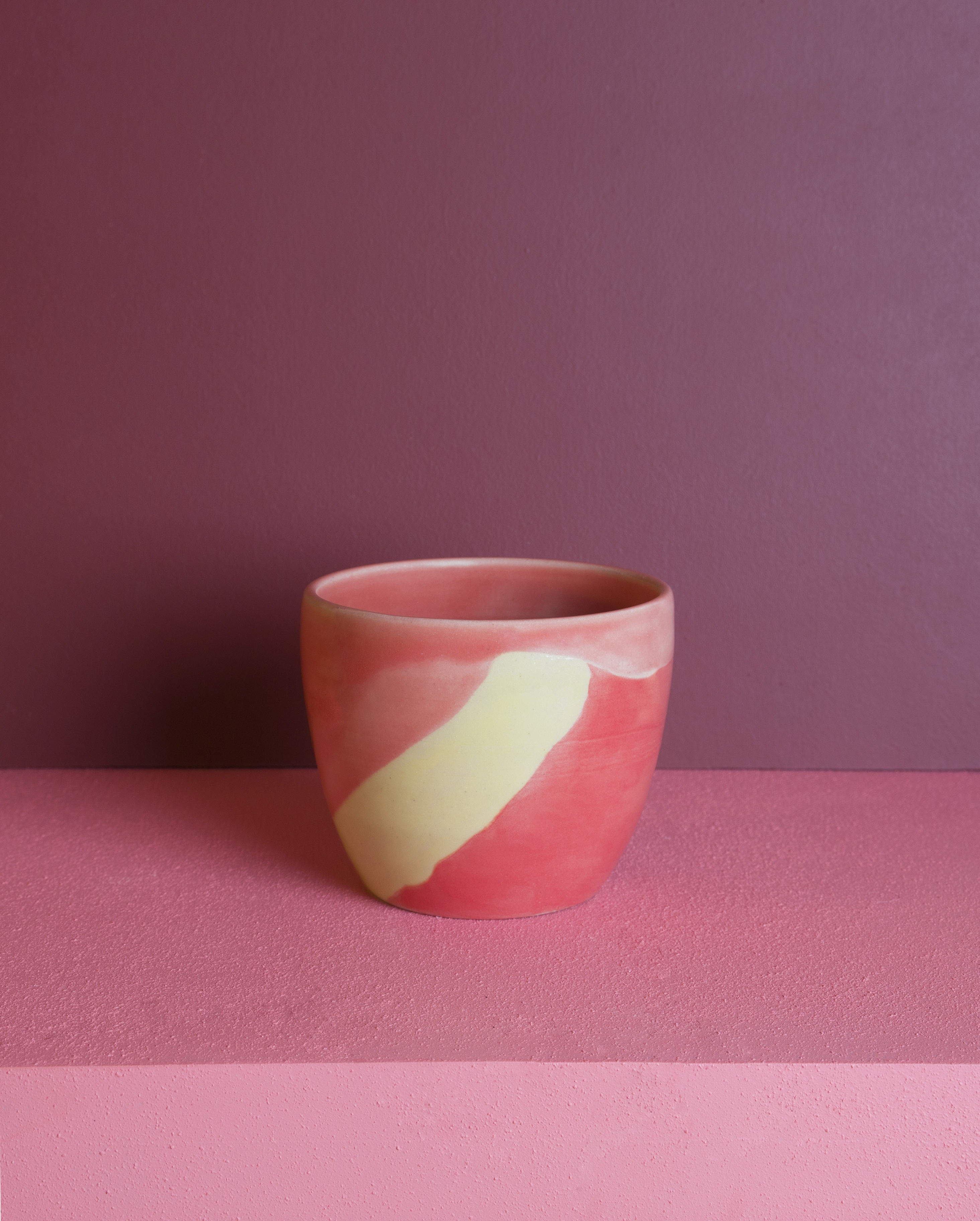 Bol coloré rose et jaune vide