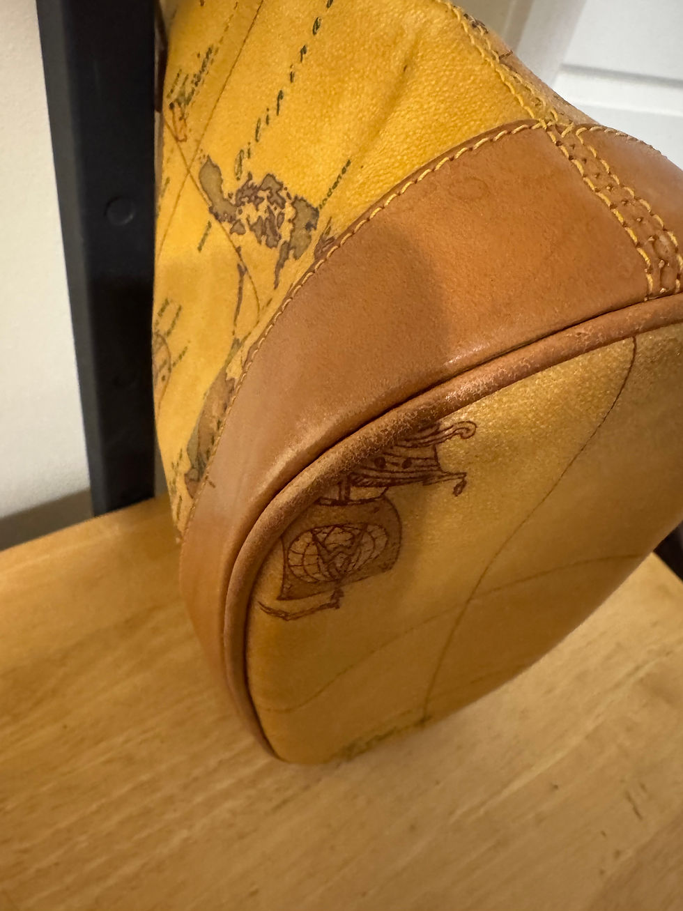Thumbnail: Alviero Martini Geo Bucket