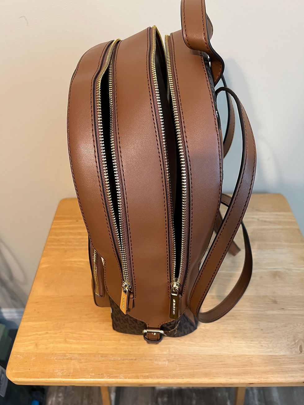 Thumbnail: Michael Kors Jet Set Girls Backpack