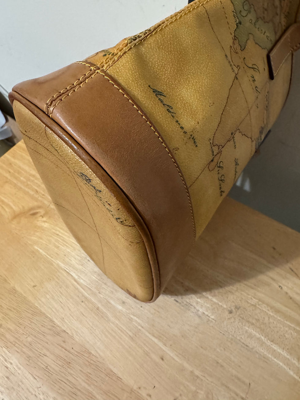 Thumbnail: Alviero Martini Geo Bucket