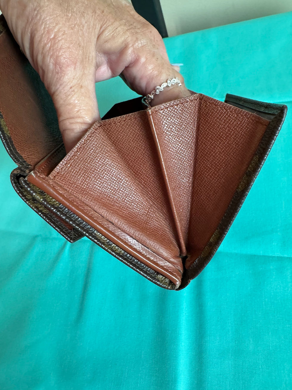 Thumbnail: Louis Vuitton Double Snap Compact Wallet #2