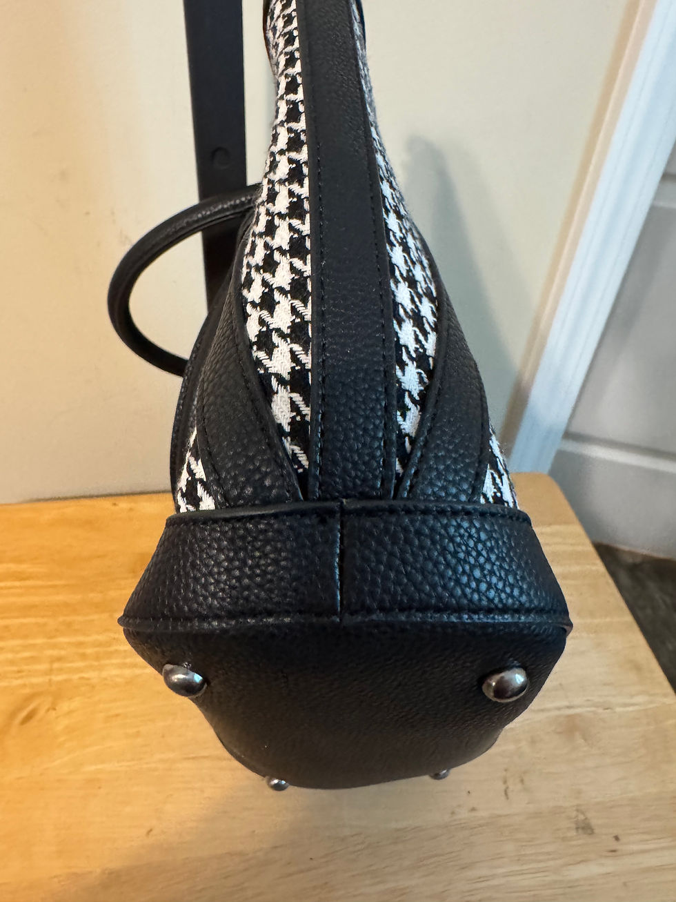 Thumbnail: Issac Mizrahi Houndstooth Tote w/Pouch