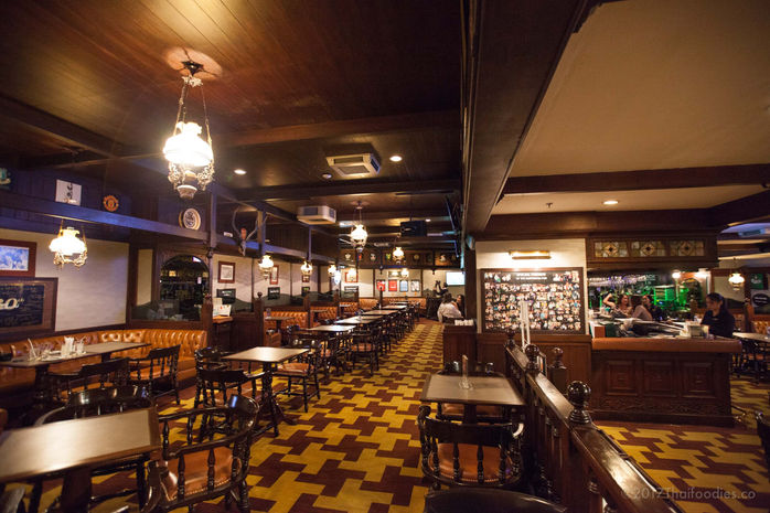 AWESOME BRIT PUB - Huntsman Pub at The Landmark Bangkok Hotel