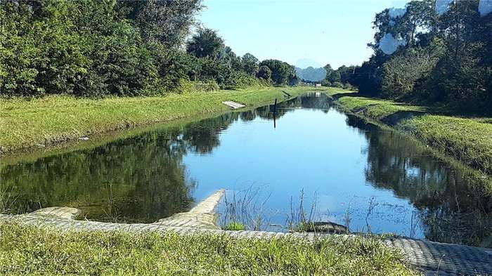 Thumbnail: Lee County - 3859 Heyburn Road