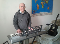 Игровые комбинации на синтезаторе.