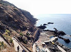 813j112 PA121796 Ginostra harbour from viewpoint