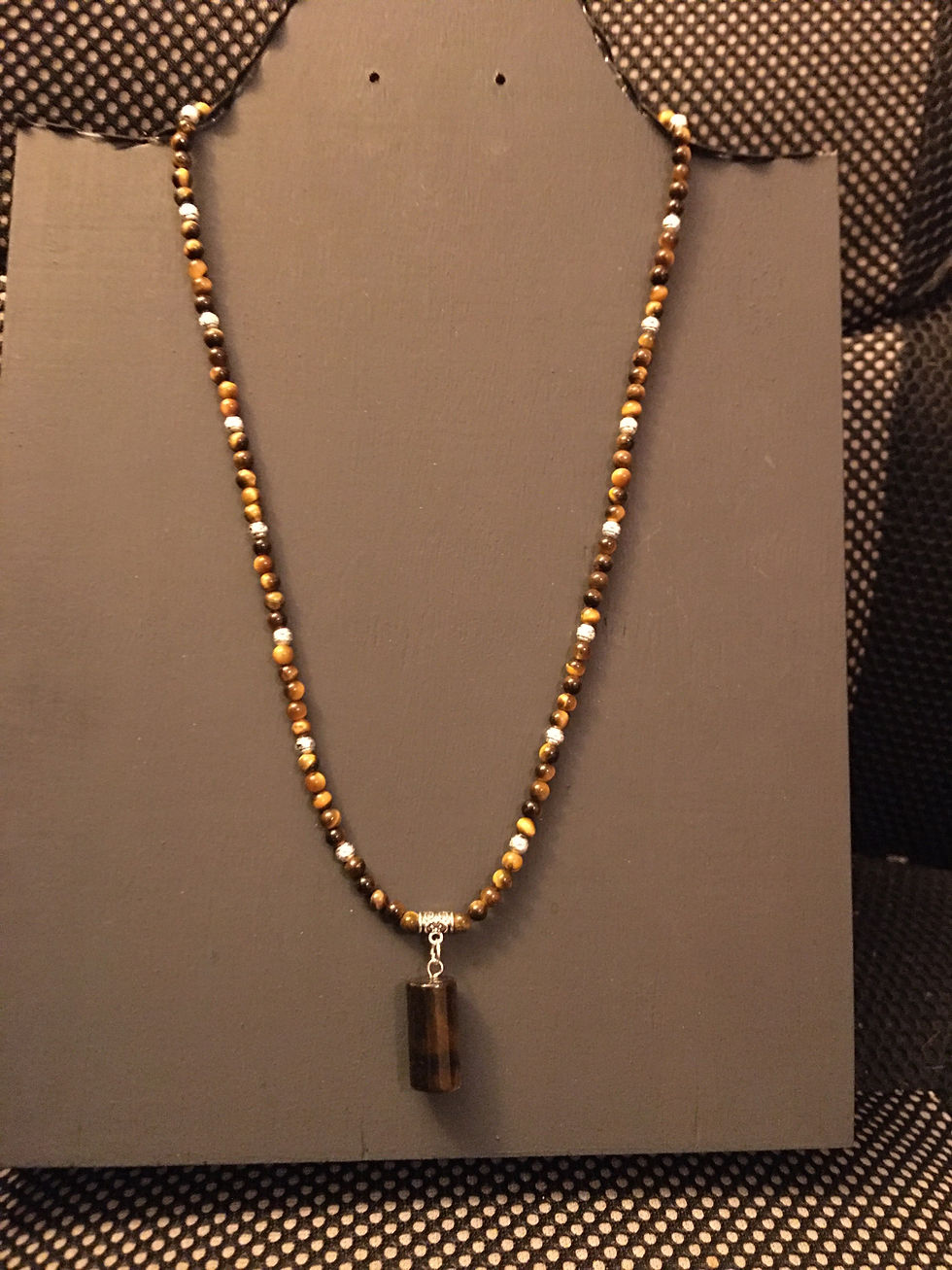 Tiger’s Eye Beaded Necklace With Pendant