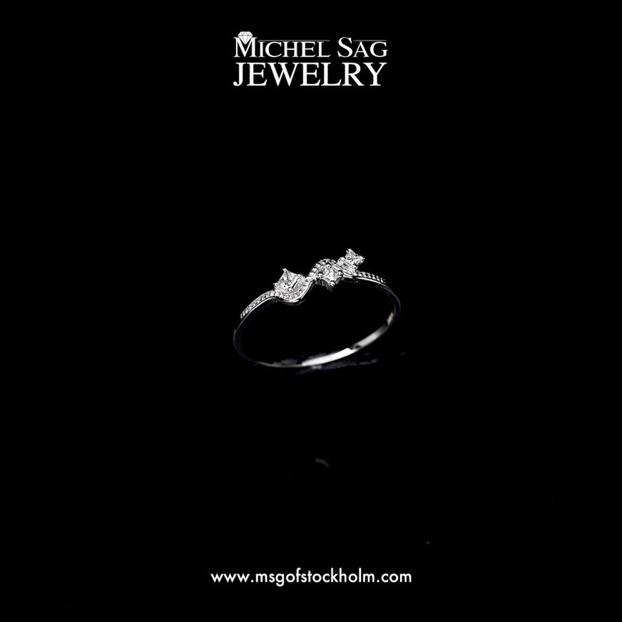 0.09 Ct Total Diamond Minimal Ring – Daily Wear & Stackable Design
