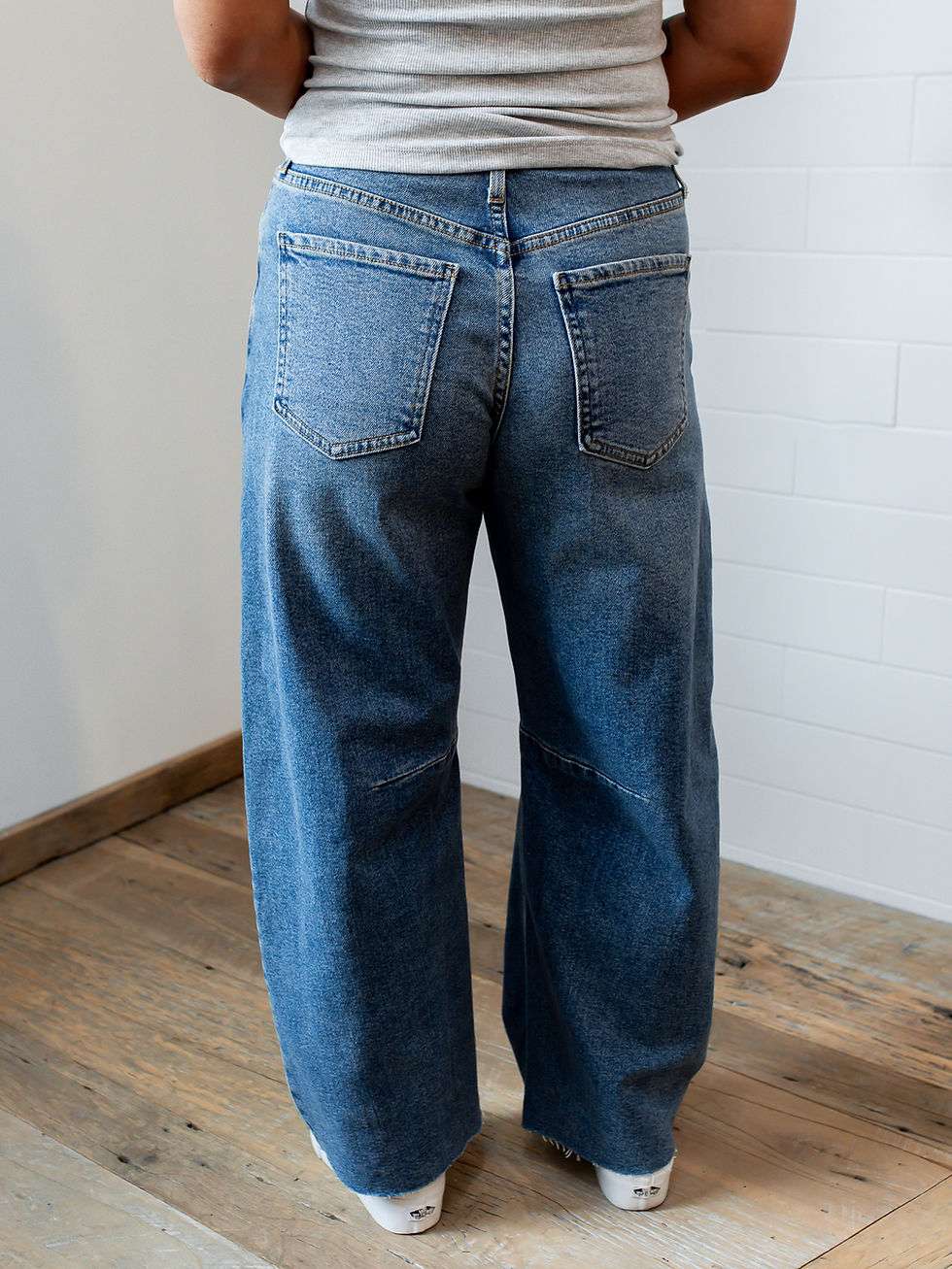 Thumbnail: barrel jeans back view