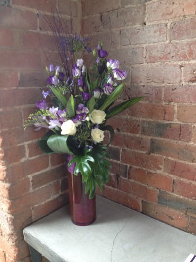 TRADITIONAL GIFT VASE Roses, Lilies and Lisianthus