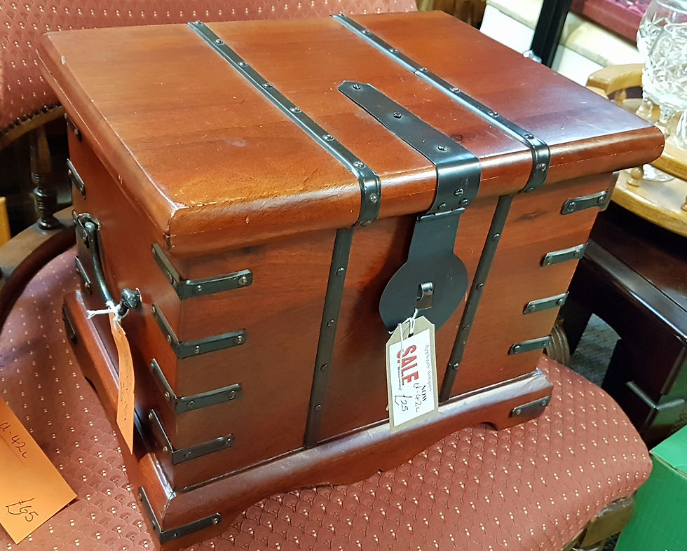 £25 wooden box