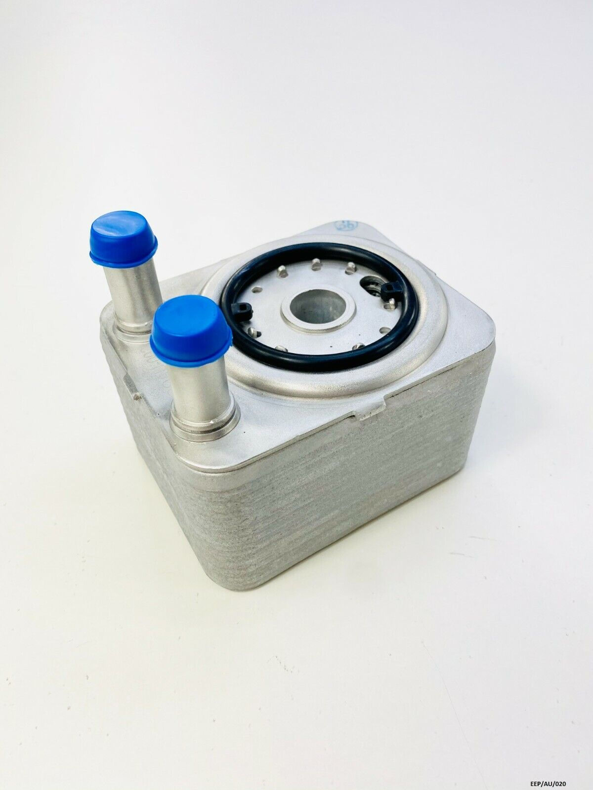 Oil Cooler for CADDY GOLF JETTA PASSAT SCIRROCO TOURAN TOUAREG TIGUAN EEP/AU/020