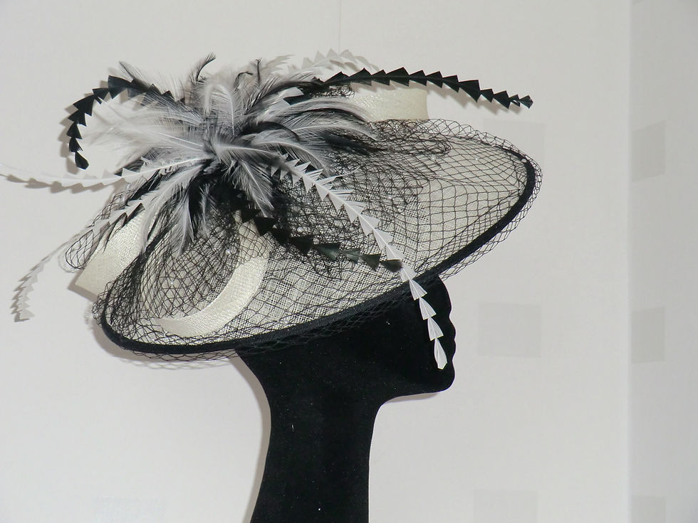 H08 Cream with black net - Rental £30