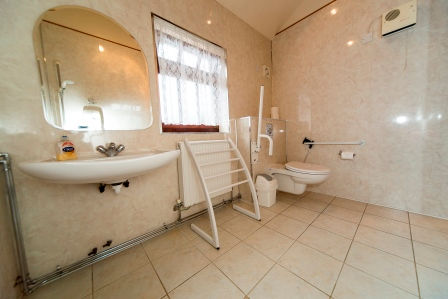 The bathroom in Piggery Place