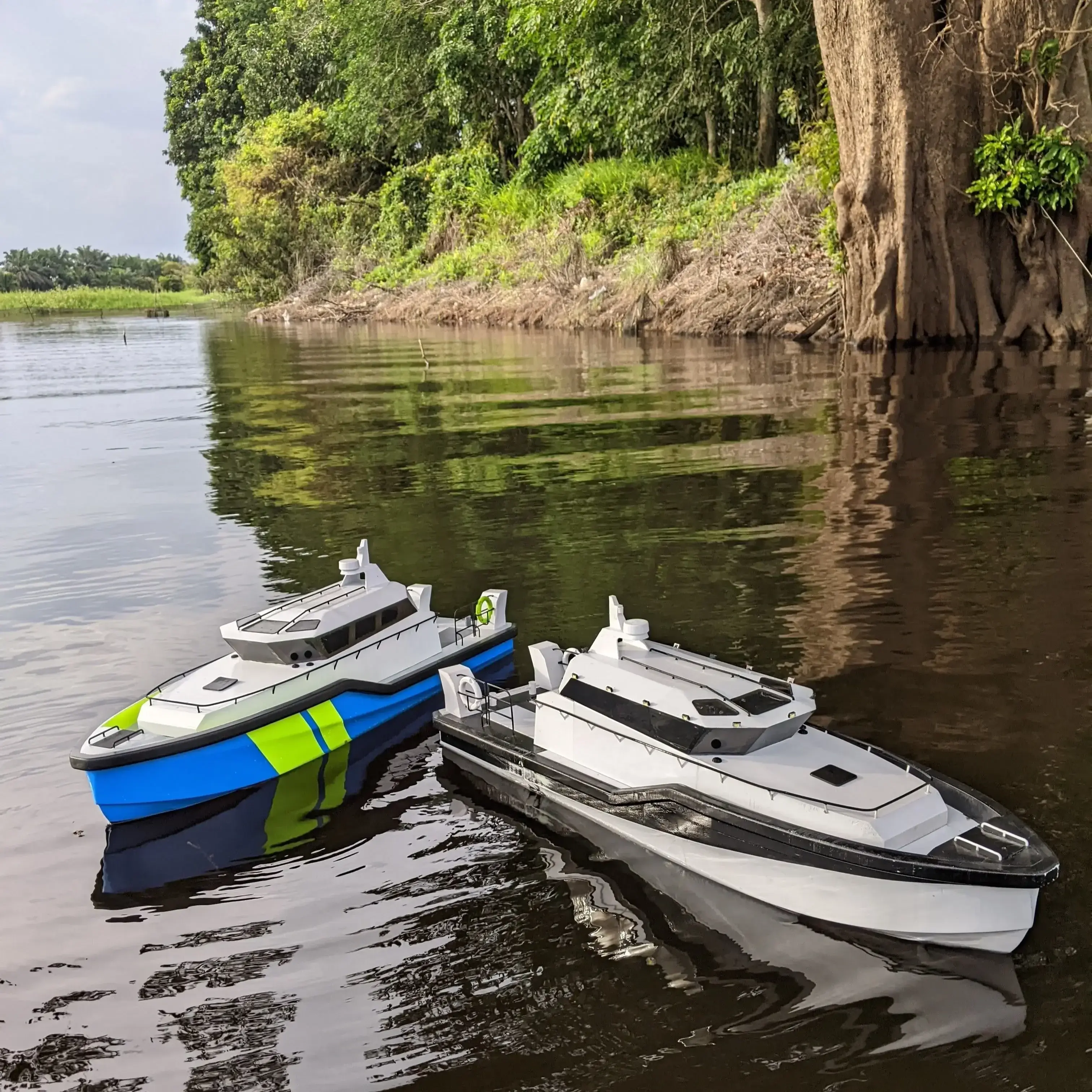 RC Coastal Patrol Boat Jet Speedboat Electric Remote Control Boat Model