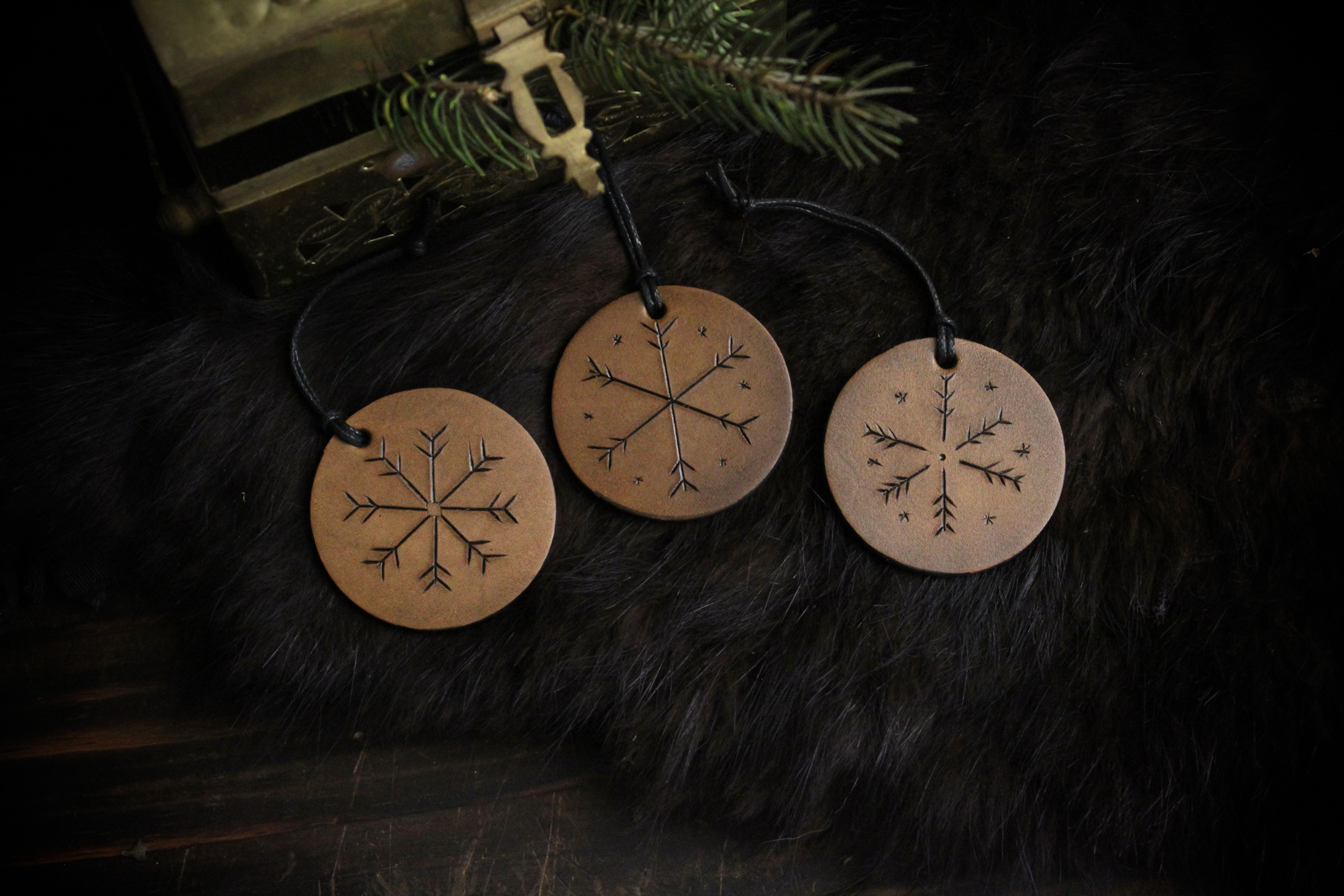 Hand-Tooled Snowflake Ornament Set – 3 Pack, Natural