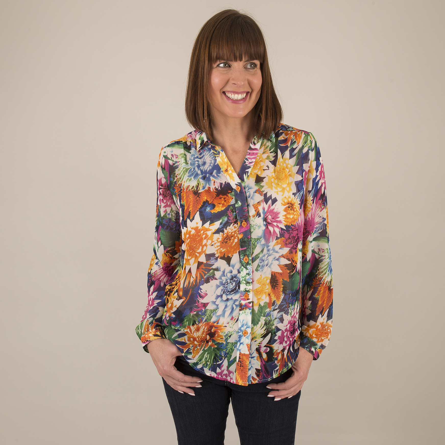 V-Neck - Front