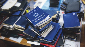 DESEMPREGO bate 9% no 4° tri e é o maior da série histórica
