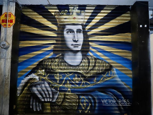 Gobierno de la Capital sostiene el rescate del Centro Histórico, con murales en cortinas de negocios