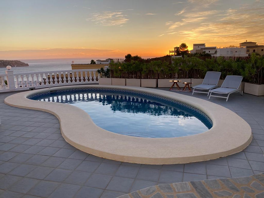 Pool sunset 2.jpg