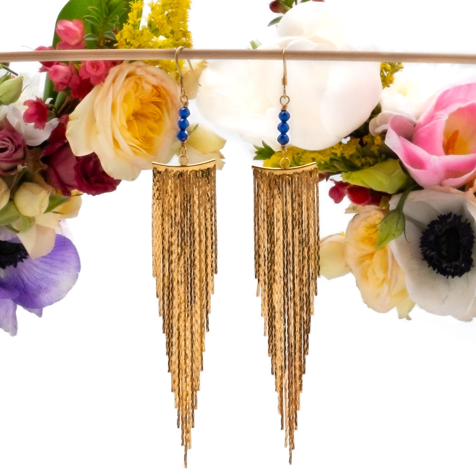 Boucles d'oreilles rock doré et bleu, boucles d'oreilles longue, lapis lazuli, Bijoux Le Droit à la Belle Vie, Paris