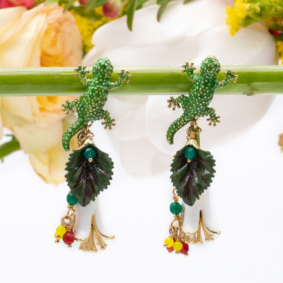 Miniature : Boucles d'oreilles Gecko, fleurs, rouge, vert, mariage, floral, Le Droit à La Belle Vie, Créateur de bijoux à Paris