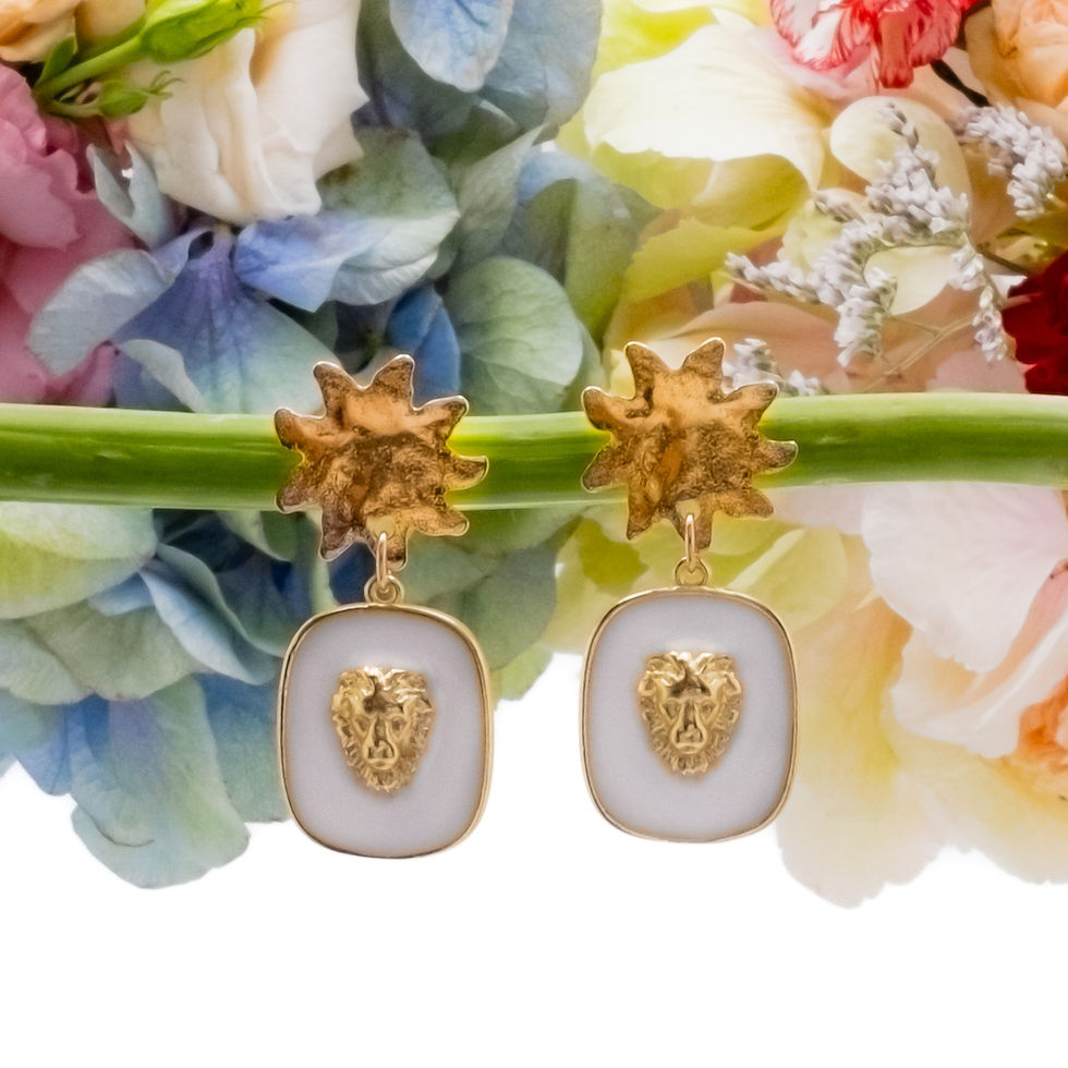 Boucles d'oreilles Lion blanc soleil doré, bijou fête, femme, Le Droit à La Belle Vie, Créateur de bijoux à Paris