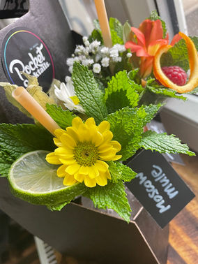 Geschenk für Frauen, beste Freundin, Kollegin, tante, mama, schwester - Cocktails als Geschenkidee Erlebnis personalisiert und trinkfertig liefern lassen