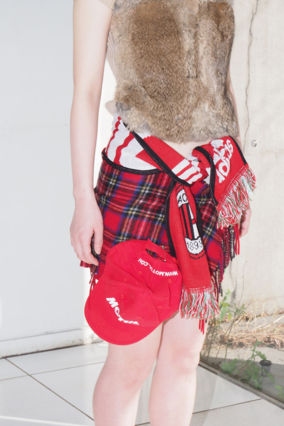 サムネイル： Red cap that says MOTUL